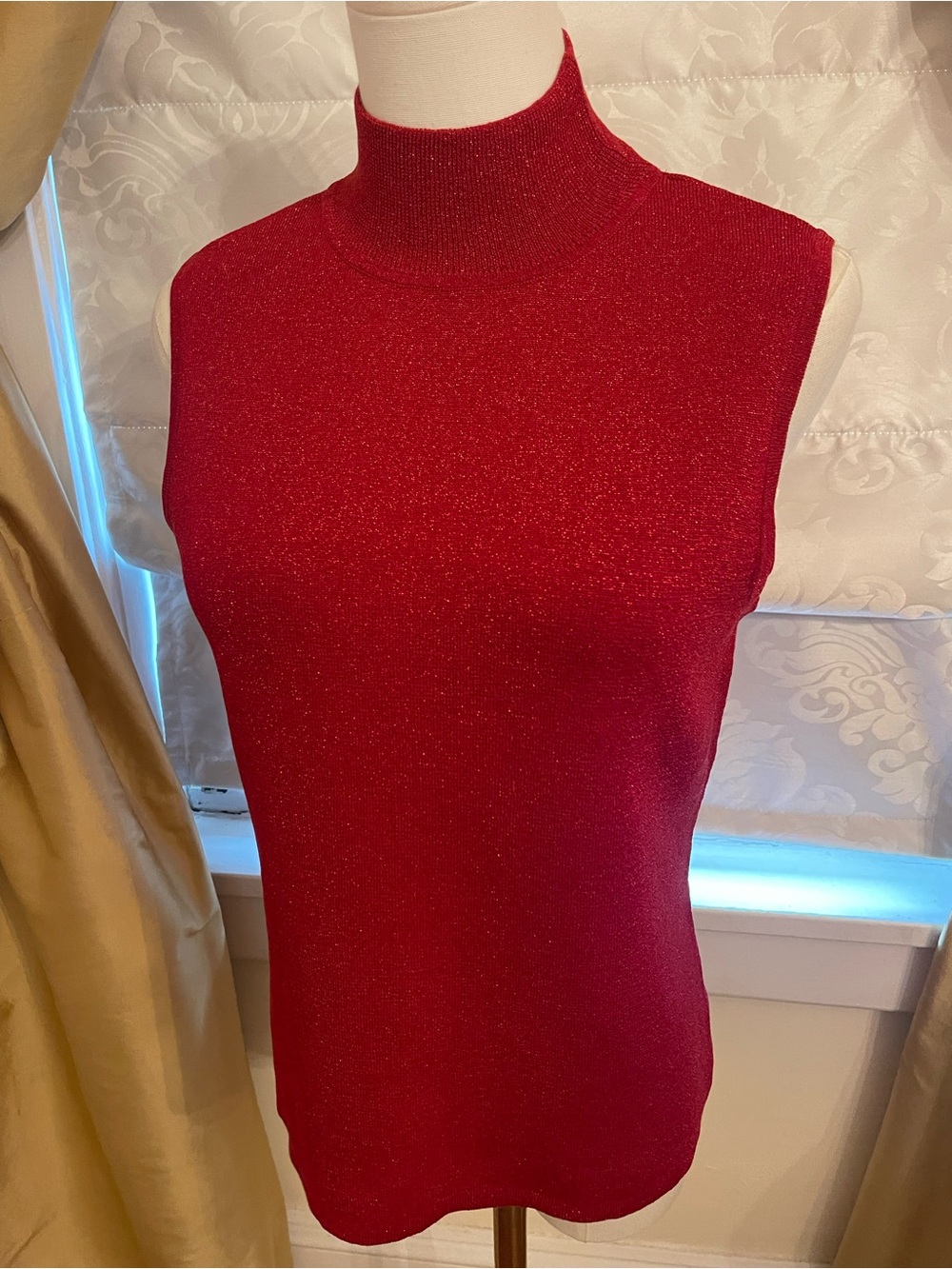 Women’s Shimmering Sleeveless Mock Neck Knit Top - Red